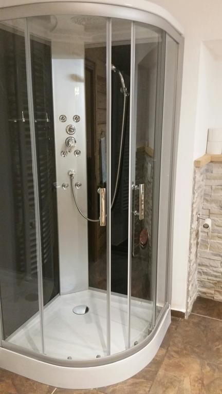 盖斯特豪弗克恩贝格酒店 因泽尔 外观 照片